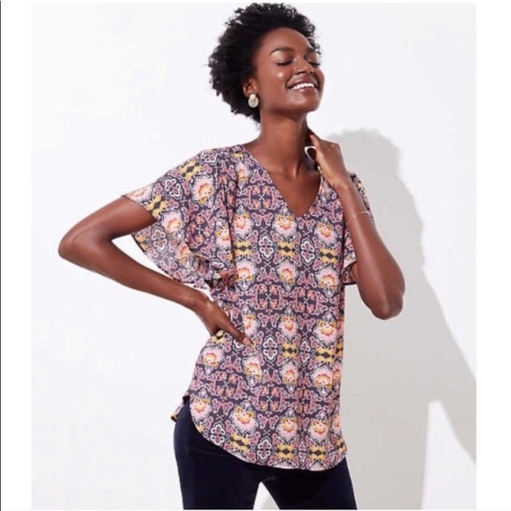 ⭐ LOFT Fall Fantasy Floral Print Flutter Top XS